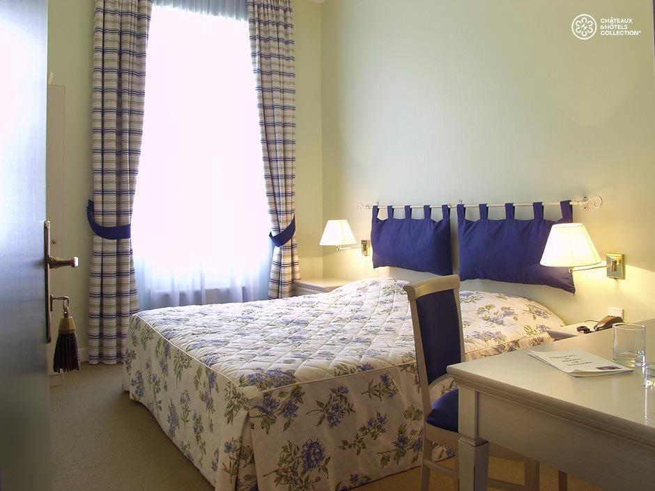 Logis Domaine De Valaudran Hotel Salbris Room photo