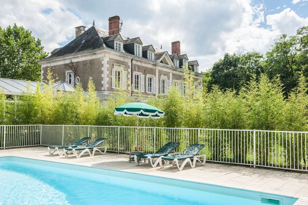 Logis Domaine De Valaudran Hotel Salbris Facilities photo